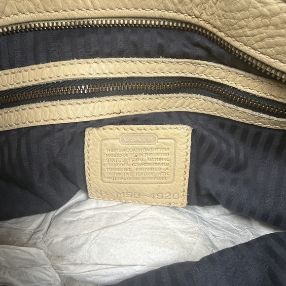 Vintage COACH Leather Shoulder Bag Tan/Light Camel Color - Picture 4 of 5